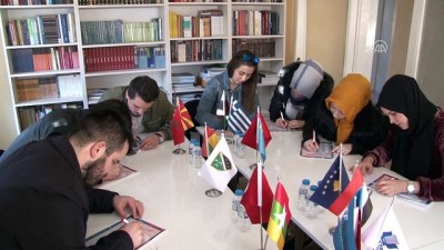 Uluslararası Öğrencilerden Mehmetçiğe 'Bi Dünya' Mektup
