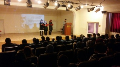 Büyükorhan'da Öğrenciler İstiklal Marşı'nın Kubülünü Kutladı