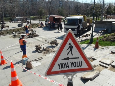 Gezi Parkı'nda Çevre Düzenleme Çalışmaları Başladı