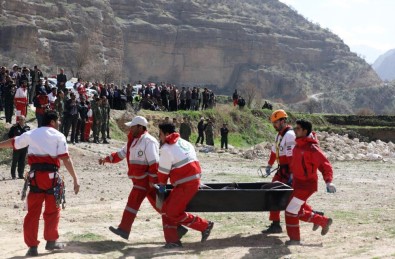 İran'da Düşen Türk Uçağında Bulunanların Cesetlerine Ulaşıldı