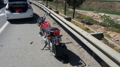 Kaza Yapan Motosiklet Sürücüsü Ağır Yaralandı