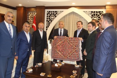 Memur-Sen Genel Başkanı Yalçın Hakkari'de