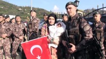 Özel Harekat Polisleri Dualarla Afrin'e Uğurlandı Haberi