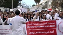 Tunus'ta Doktorlardan Protesto