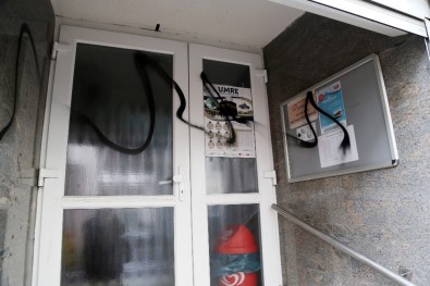 Almanya'da PYD/PKK Yandaşları Camiye Saldırdı