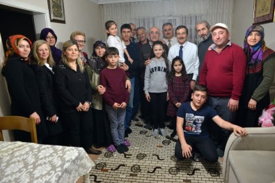 Başkan Ataç Vatandaşları Evlerinde Ziyaret Ediyor