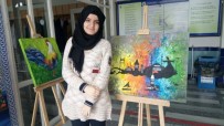 KÜTAHYA LİSESİ - Iraklı Genç Kız Savaş Anılarını Unutmak İçin Resim Yapıyor
