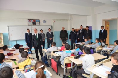 Kaymakam Yaman Ve Başkan Bakıcı'dan Okul Ziyaretleri