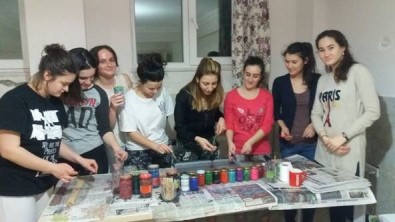 Samsun'da Yabancı Öğrencilere 'Ebru' Dersi
