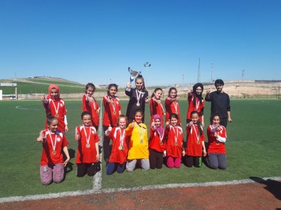 Yıldız Kızlar'da Şampiyon Sason İstiklal Ortaokulu