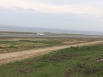 AMBULANS UÇAK - Acil İniş İsteyen Ambulans Uçak Trabzon Havalimanı'na İniş Yaptı