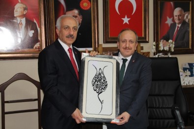 Başkan Gül'den AK Parti'ye Ziyaret