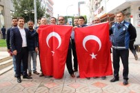 ZABITA MÜDÜRÜ - İskenderun Belediyesi Esnafa Türk Bayrağı Dağıttı