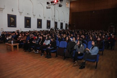 Madde Bağımlılığına Tiyatro Oyunuyla Dikkat Çekildi