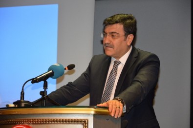 Prof. Dr. Hacısalihoğlu Açıklaması 'Gençlerin Ruhuna Dokunmalıyız'