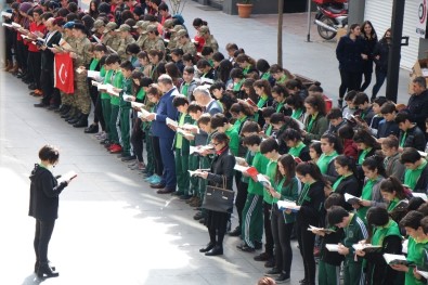 Samsun'da bin 200 öğrenci tek vücut olup kitap okudu
