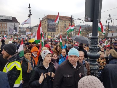 Budapeşte'de Soros Karşıtı ''Barış Yürüyüşü''