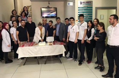Çalışanlarıyla 14 Mart Tıp Bayramı'nı Kutladılar
