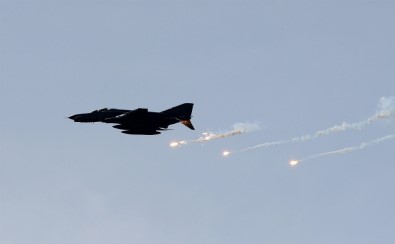 Esat Güçleri Doğu Guta'ya Klor Gazlı Hava Saldırısı Yaptı