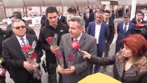 GÜRBULAK SıNıR KAPıSı - İranlı Misafirler Sınır Kapısında Törenle Karşılandı