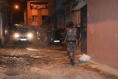 İzmir'de Nevruz Öncesi Şafak Operasyonu Açıklaması 61 Gözaltı