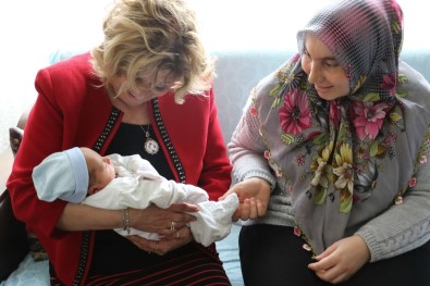 Manisa Büyükşehir'den 'Hoş Geldin Bebek' Ziyareti