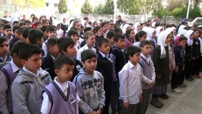 Öğrenciler Afrin Şehidinin Ailesini Yalnız Bırakmıyor