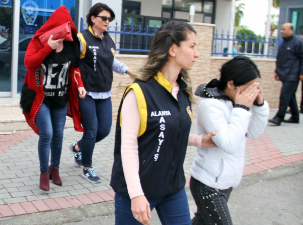 'Fuhuş yapmıyoruz, kısır günü yapıyoruz'