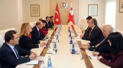 İçişleri Bakanı Soylu, Gürcistan Başbakanı Giorgi Kvirikaşvili İle Bir Araya Geldi