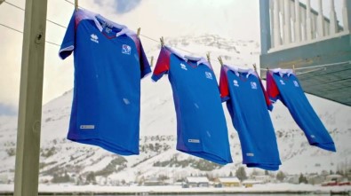 İzlanda, Dünya Kupası'nda Giyeceği Formaları Tanıttı