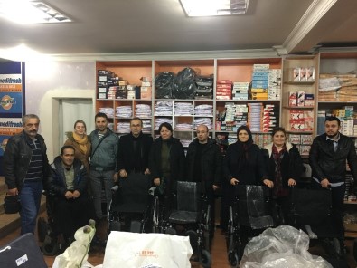 Konser Geliri İle Alınan Tekerlekli Sandalyeler Sahiplerine Teslim Edildi