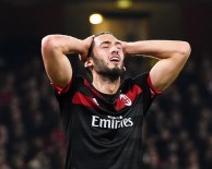 HAKAN ÇALHANOĞLU - Mesut Özil Sevindi, Hakan Çalhanoğlu Üzüldü