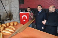 ÇANAKKALE ZAFERI - Niksar'da Esnafa Türk Bayrağı Dağıtıldı