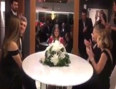 Özcan Deniz ile Feyza Aktan'ın nikahından ilk görüntü