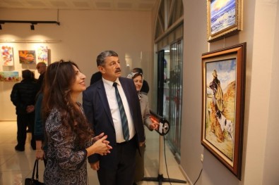 Ressam Ayfer Gündüzhev Yıldırım'ın Resim Sergisi Açıldı