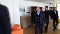 MUSTAFA UYSAL - Dışişleri Bakanı Çavuşoğlu'ndan Şehit Evine Taziye Ziyareti