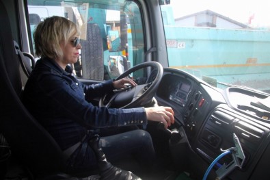 Tekirdağ'ın 'Şoför Nebahat'i Erkeklere Taş Çıkartıyor