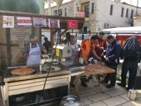 ULTRASLAN - Ultraslan Foça Çanakkale Şehitleri İçin Lokma Döktürdü