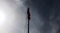 Bayrağımız Göndere Çekildi