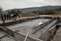 FUTBOL SAHASI - Çapaçarık Camii Ve Çevre Düzenleme Projesi Başladı