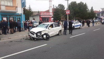 Kırşehir'de Trafik Kazası Açıklaması 2 Ölü, 3 Yaralı