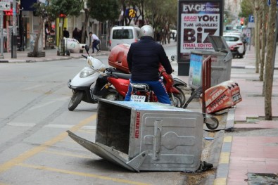 Manisa'da Fırtına Etkili Oluyor