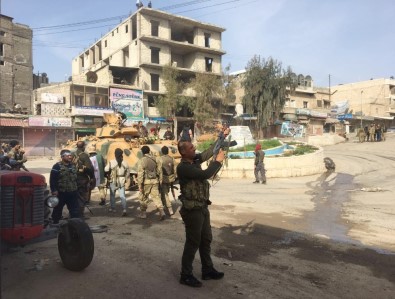 ÖSO Afrin'de Bir Mahallede Kontrolü Sağladı