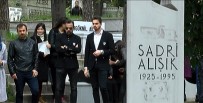KEREM ALıŞıK - Sadri Alışık Ölüm Yıl Dönümünde Mezarı Başında Anıldı