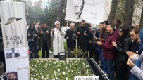 KEREM ALıŞıK - Türk Sinemasının Efsanesi Sadri Alışık Ölüm Yıl Dönümünde Mezarı Başında Anıldı