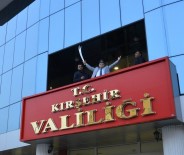 NECATI ŞENTÜRK - Vali Şentürk,  Gençleri Kılıç Kuşanarak Çanakkale Gezisine Uğurladı