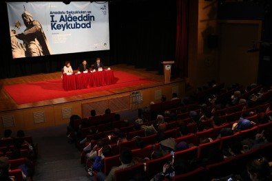 Anadolu Selçukluları Paneli AKM'de Düzenlendi