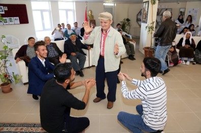 Bozok Üniversitesi Öğrencileri Huzurevi Sakinlerini Unutmadı