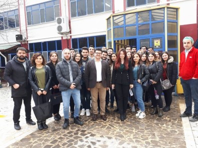 Burhaniye'de Üniversiteliler Fabrika Ziyareti Yaptı