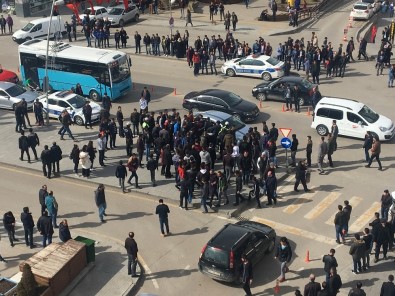 Erzurum'da Kalabalık İki Grup Arasında Tekme Tokat Kavga